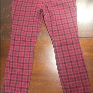Time and Tru Womens Plaid Leggings in Red and Black